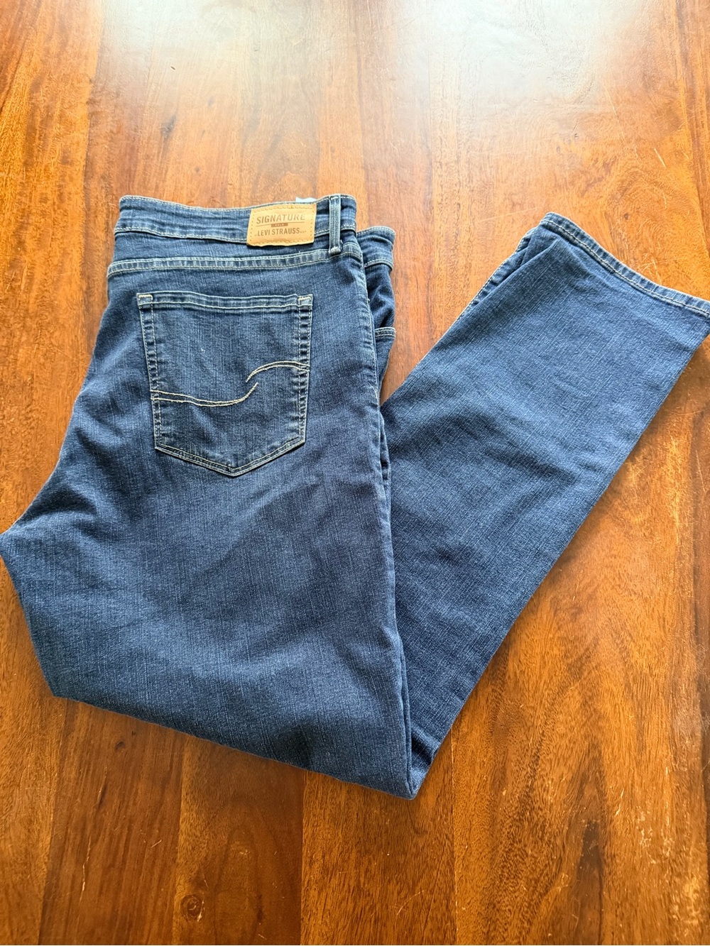 Levi Strauss Signature High Rise Totally Shaping Straight Jeans - Size 18 Short